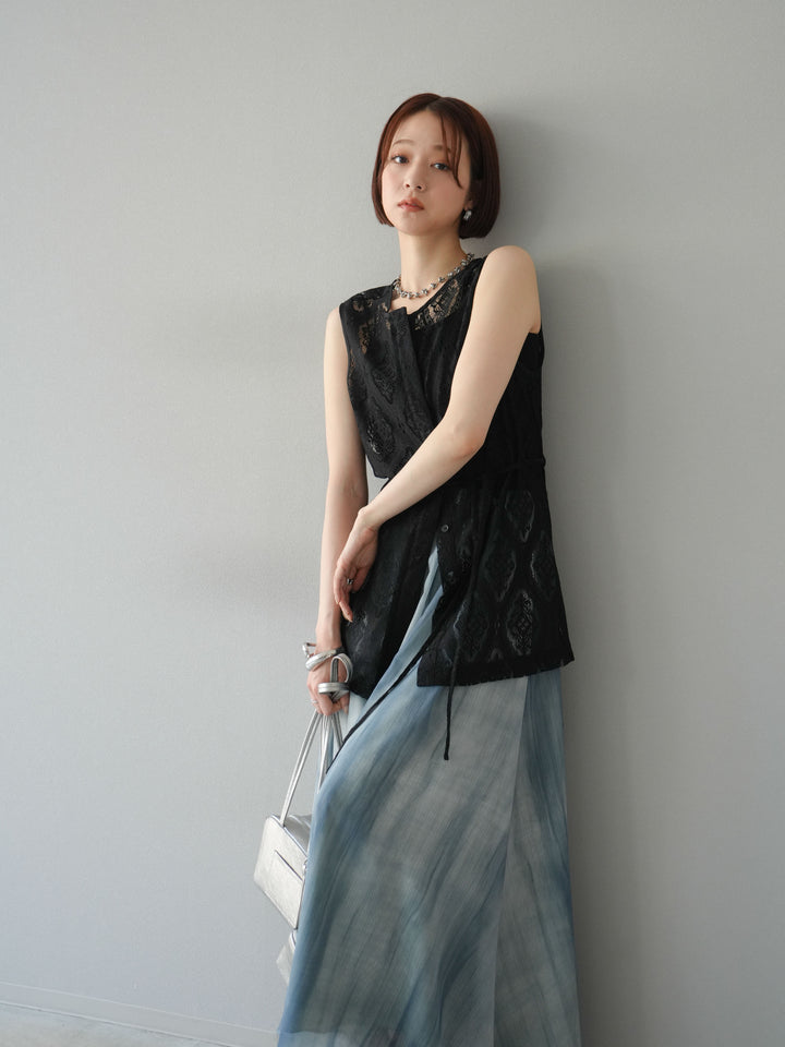 [SET] 緞面滾邊蕾絲無袖上衣 + nuance 透視喇叭裙 (2 套)