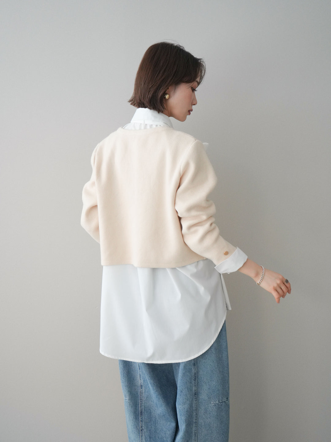 [SET]ゴールドボタンノーカラーニットジャケット+ボウタイ付オーバーシャツ(2set)