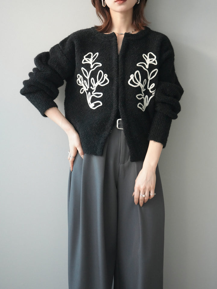[予約]テープ刺繍ホック開きブークレニットカーディガン/black