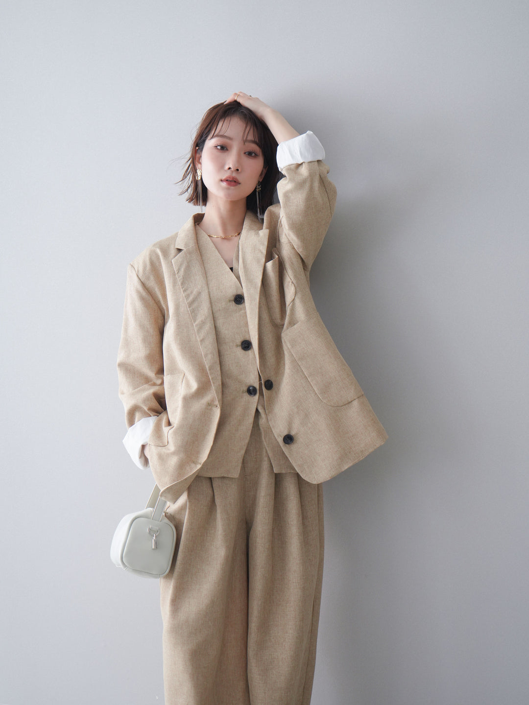 [SET]リネンライクテーラードジャケット+リネンライクバックオープンジレ+リネンライクタックワイドパンツ(3set)