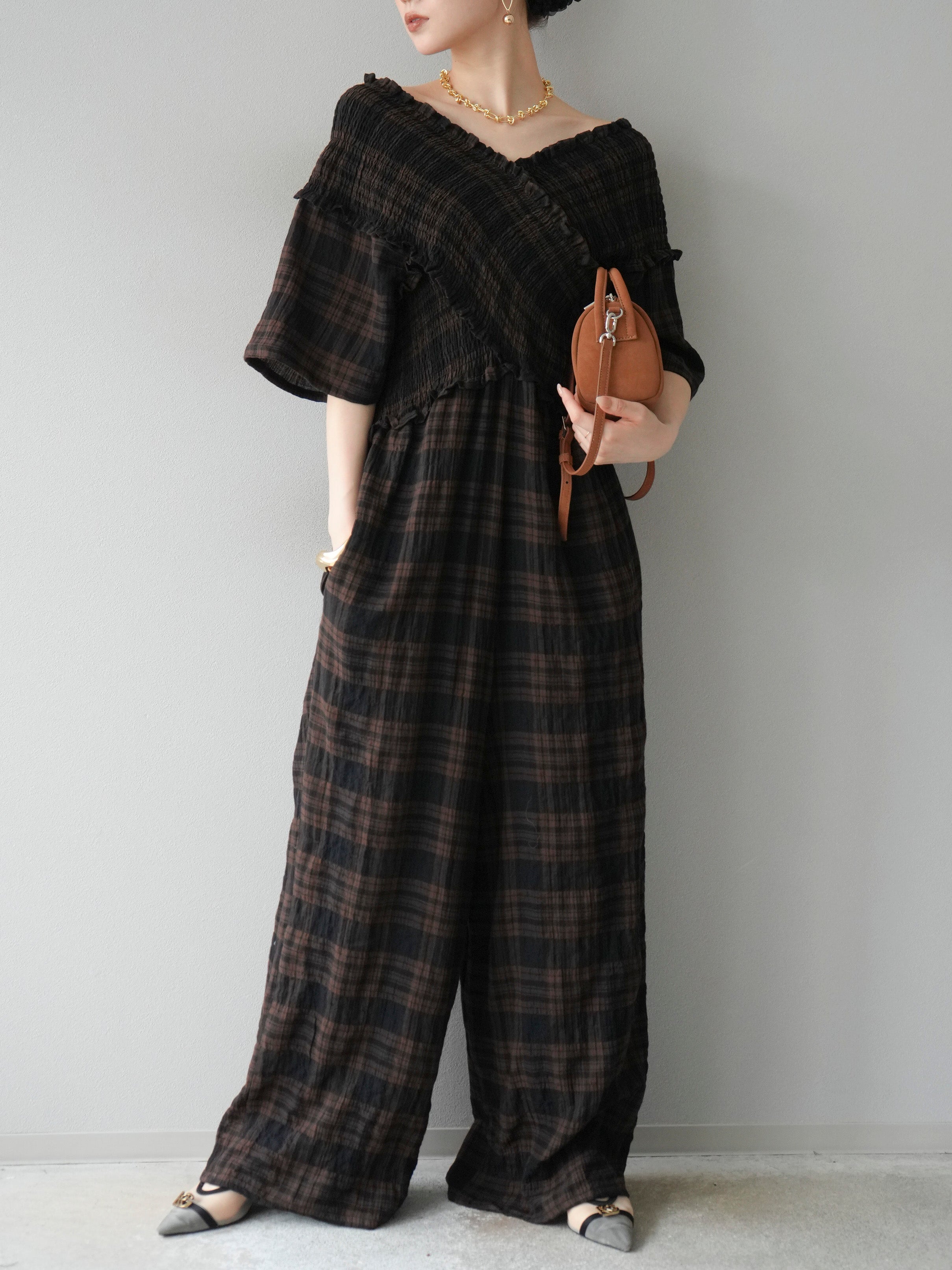 予約]チェック柄ハーフスリーブシャーリングクロスサロペット/ブラウン
