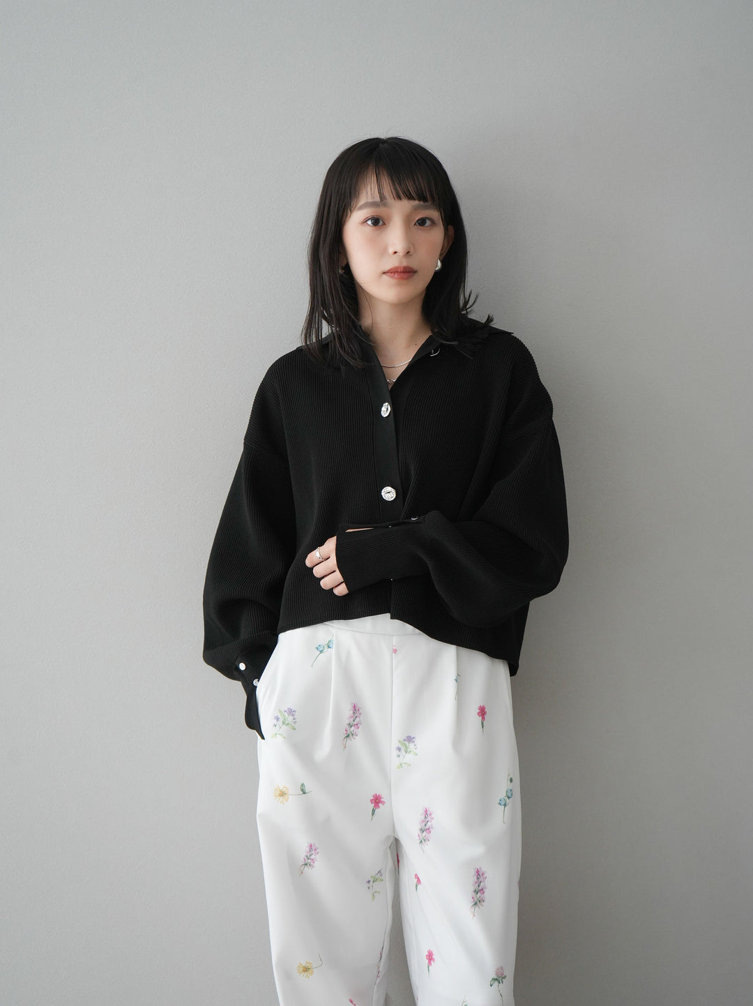 [SET]ボリュームスリーブポロニットカーディガン+フラワーアートプリントタックパンツ(2set)