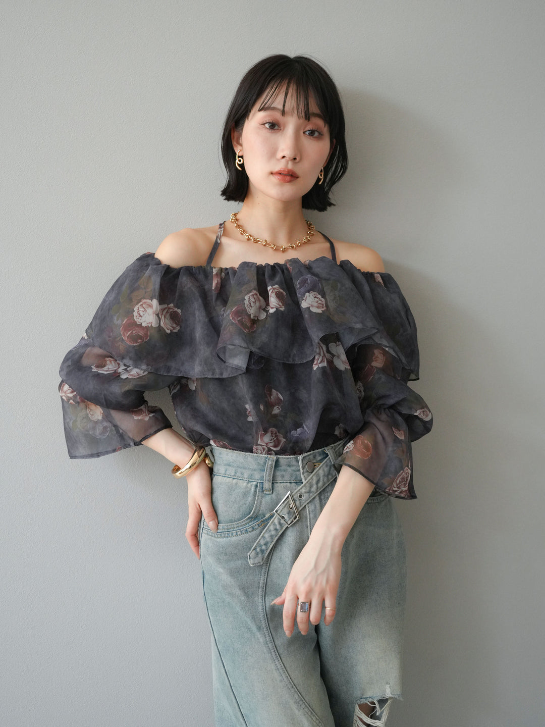 【預購】花朵露肩襯衫/藏青色