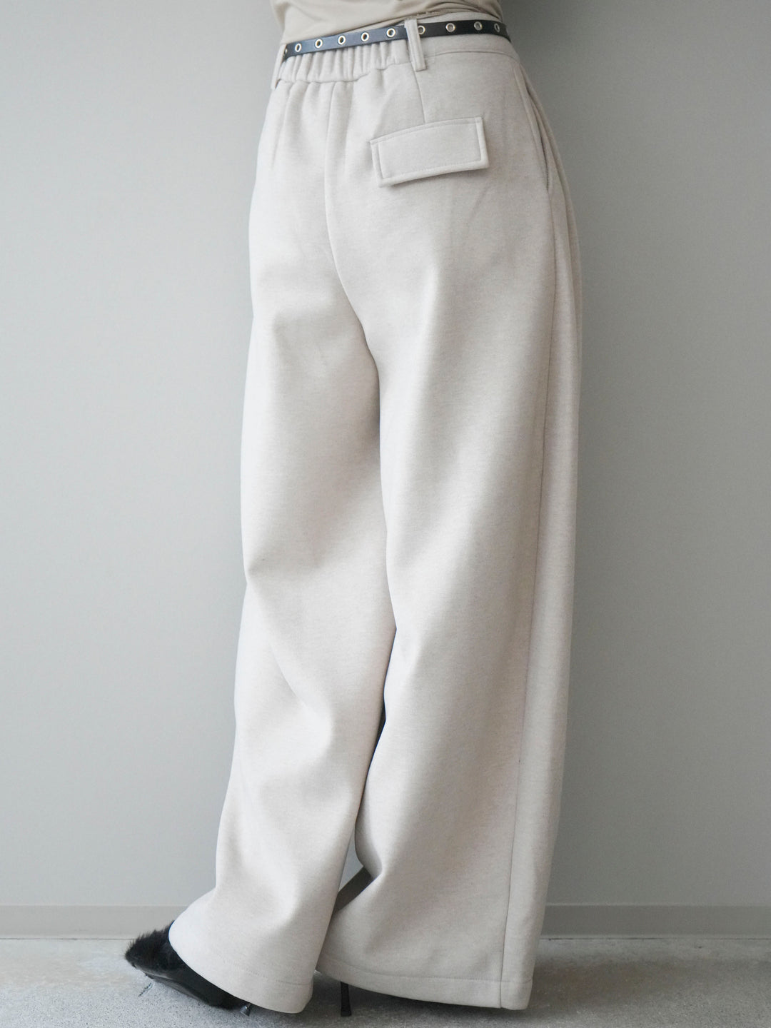 [予約]ベルト付き裏起毛ワイドパンツ/ecru