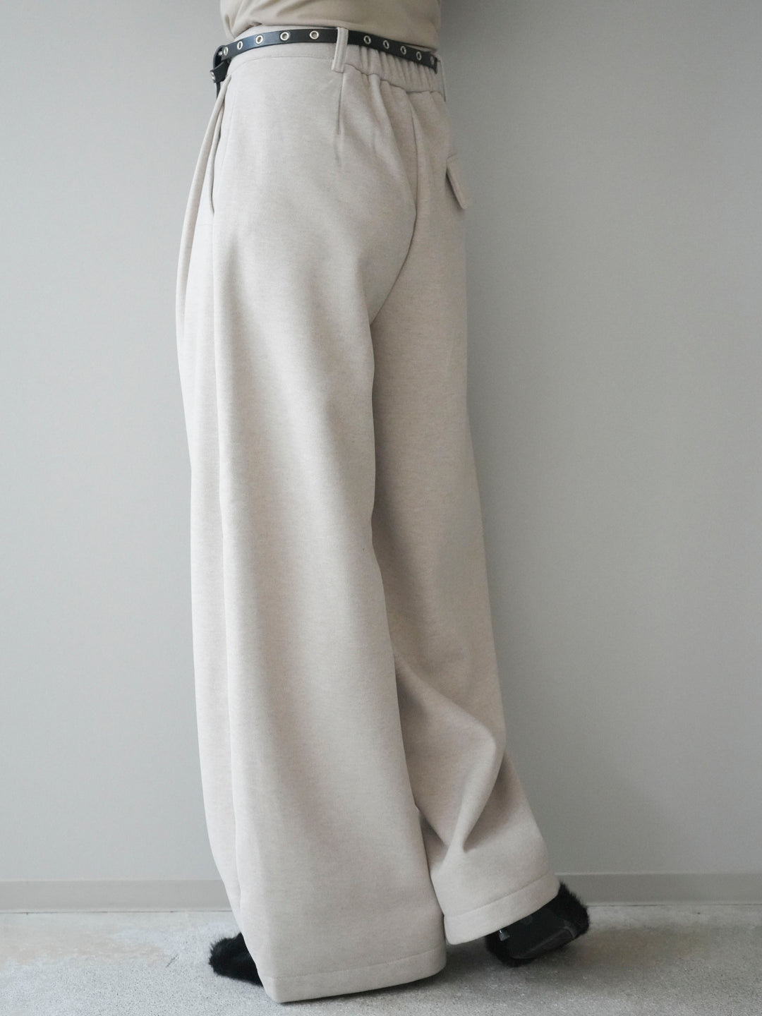 [予約]ベルト付き裏起毛ワイドパンツ/ecru