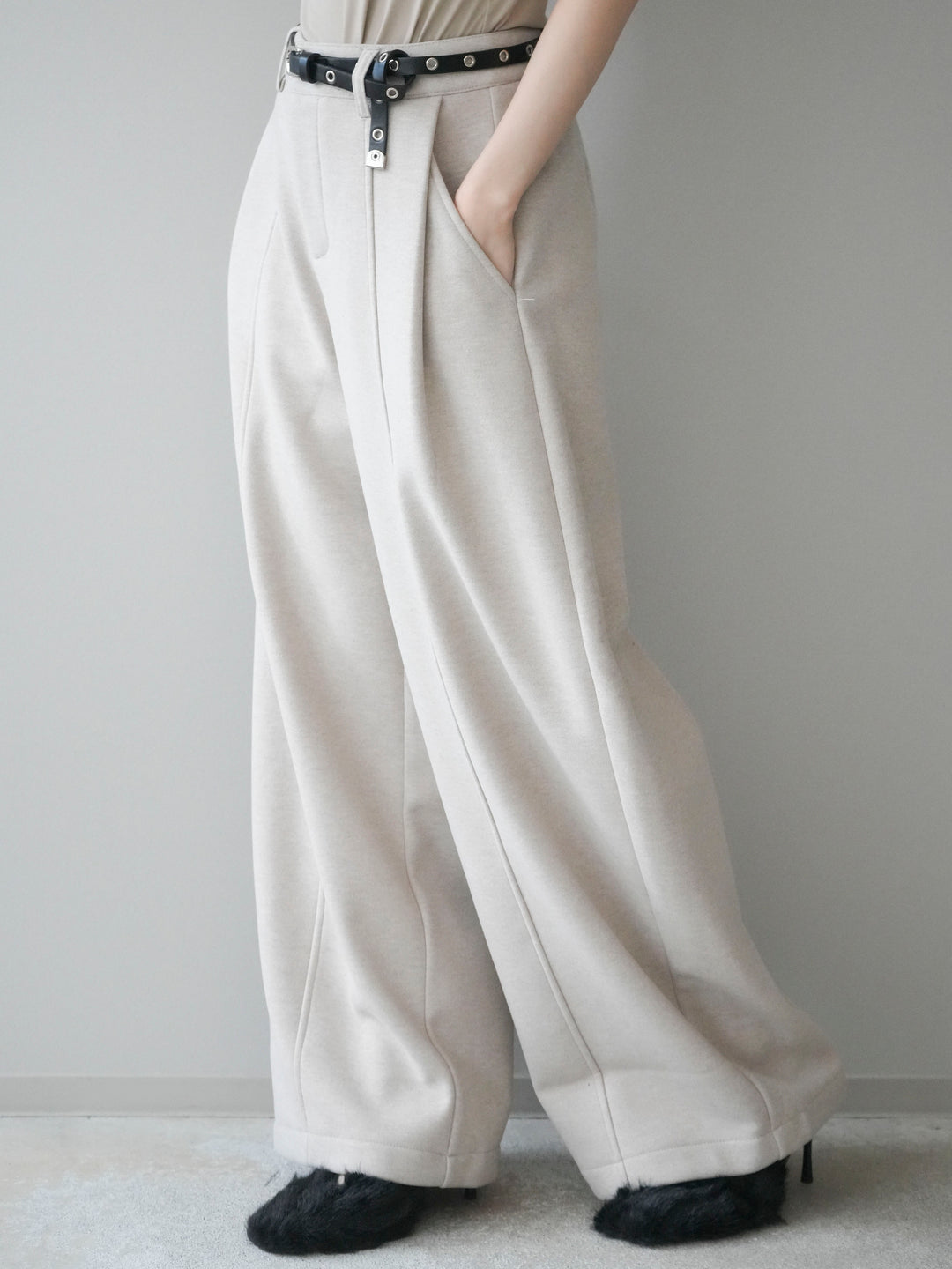 [予約]ベルト付き裏起毛ワイドパンツ/ecru