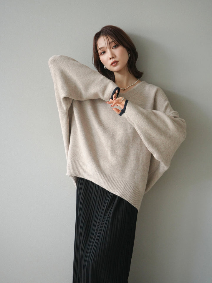 【預購】V領拼色袖針織套頭衫/米色