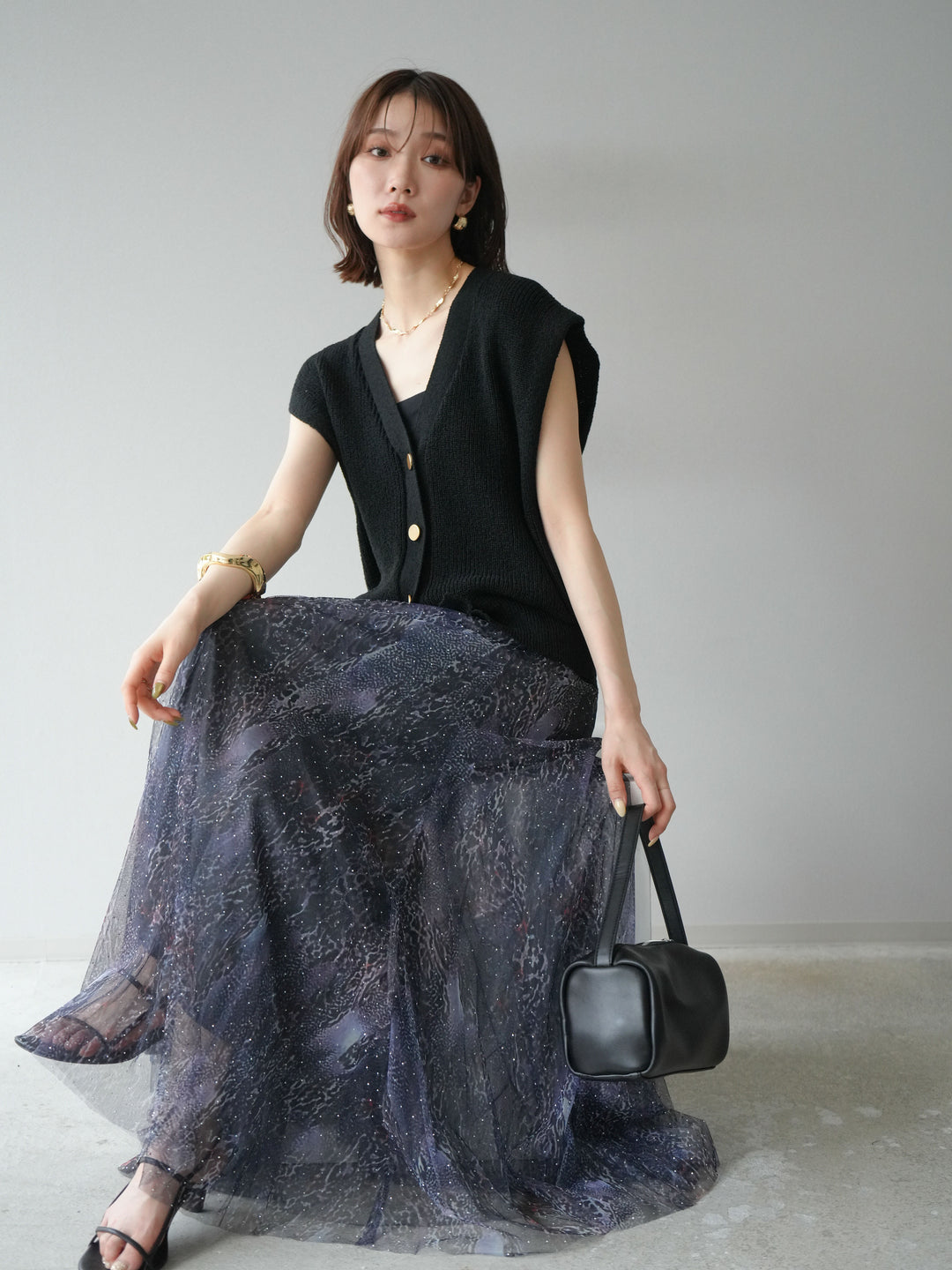 [予約]ゴールドボタンVネックニットカーディガン/ブラック