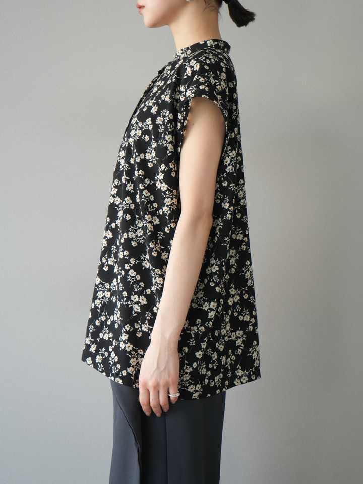 【預購】花朵印花法式袖襯衫/黑色