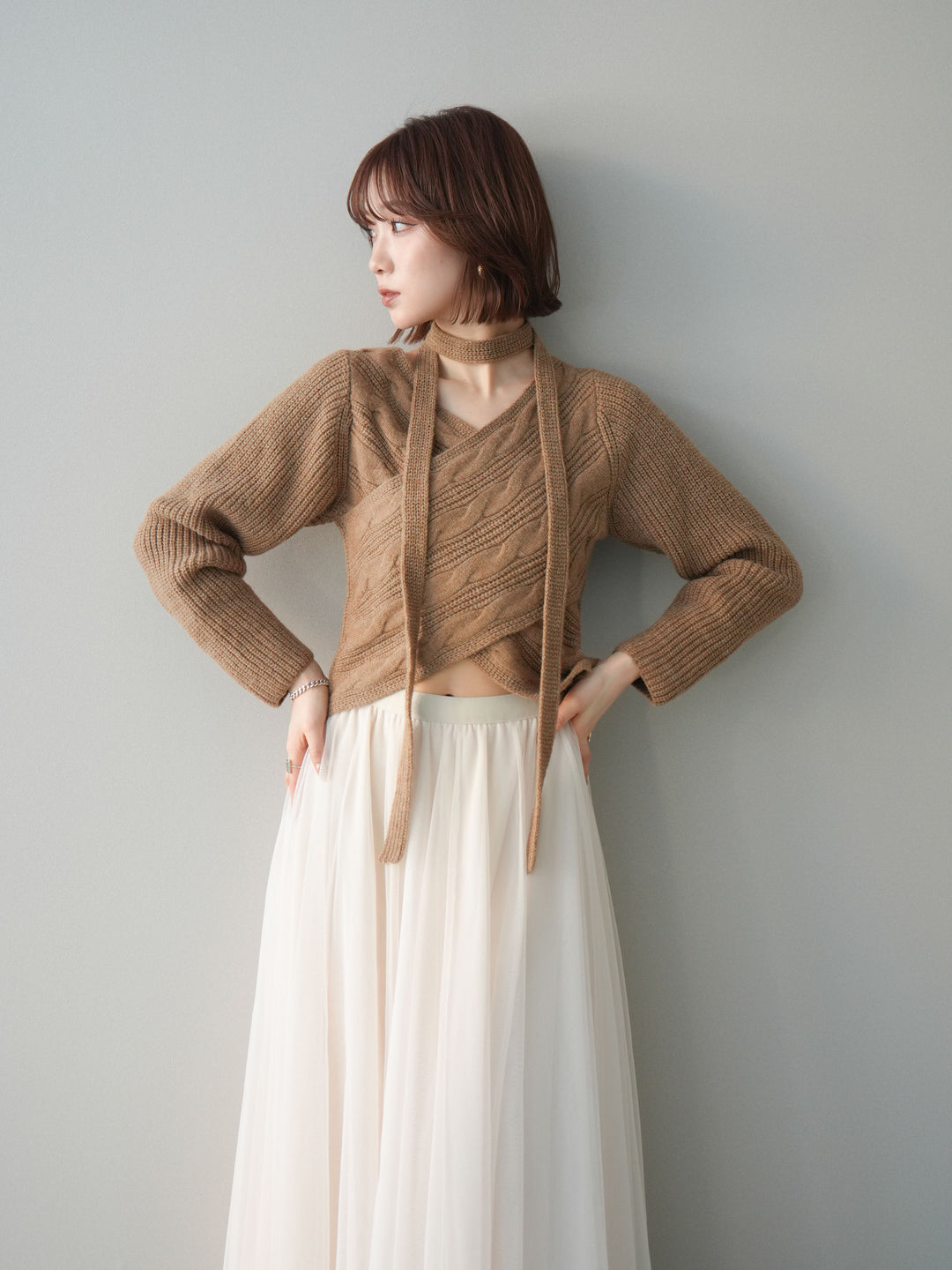 [予約]ケーブル編みクロスニットトップス/camel