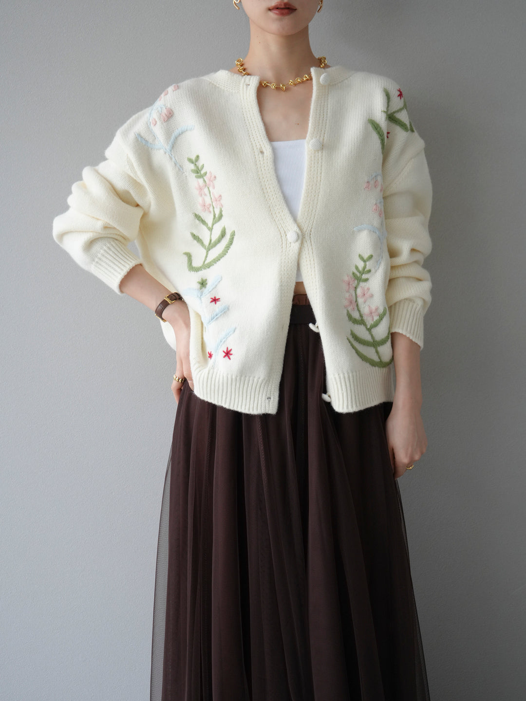 [予約]フラワー刺繍ニットカーディガン/オフ