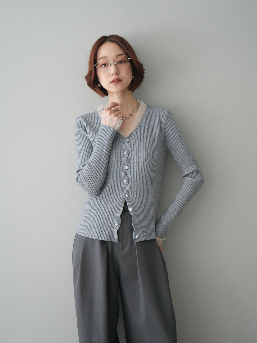 [予約]チュールドッキングパールボタンニットカーディガン/gray