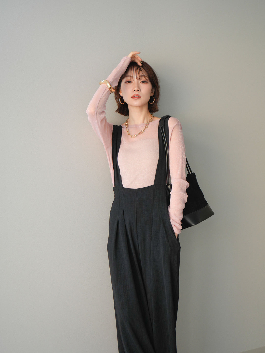 [予約]シボ加工ハイウエストタックサロペット/black