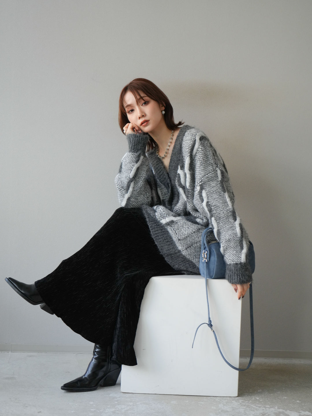 [予約]バイカラー編み込みデザインニットカーディガン/グレー