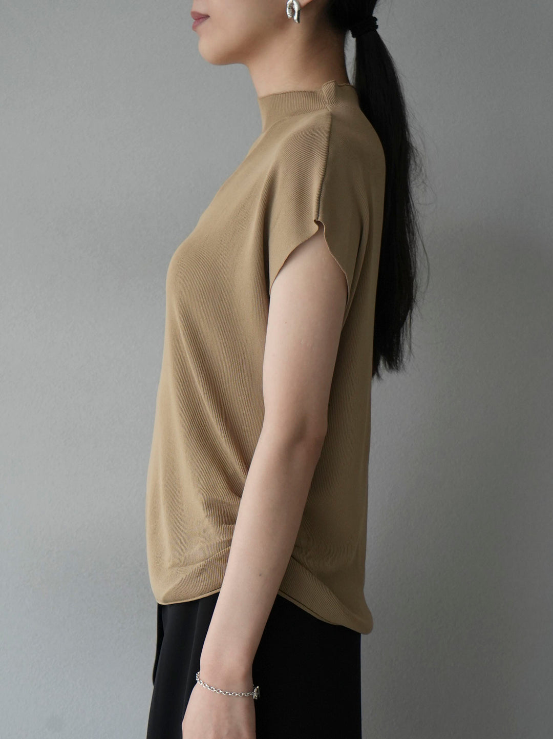 [Pre-order] Petite Neck Side Shirring Summer Knit Top/Beige