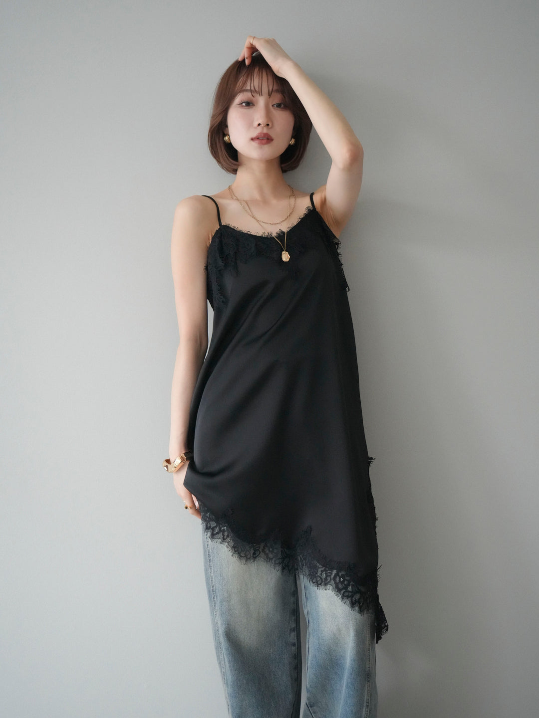[予約]アシンメトリーサテンレースキャミソール/black