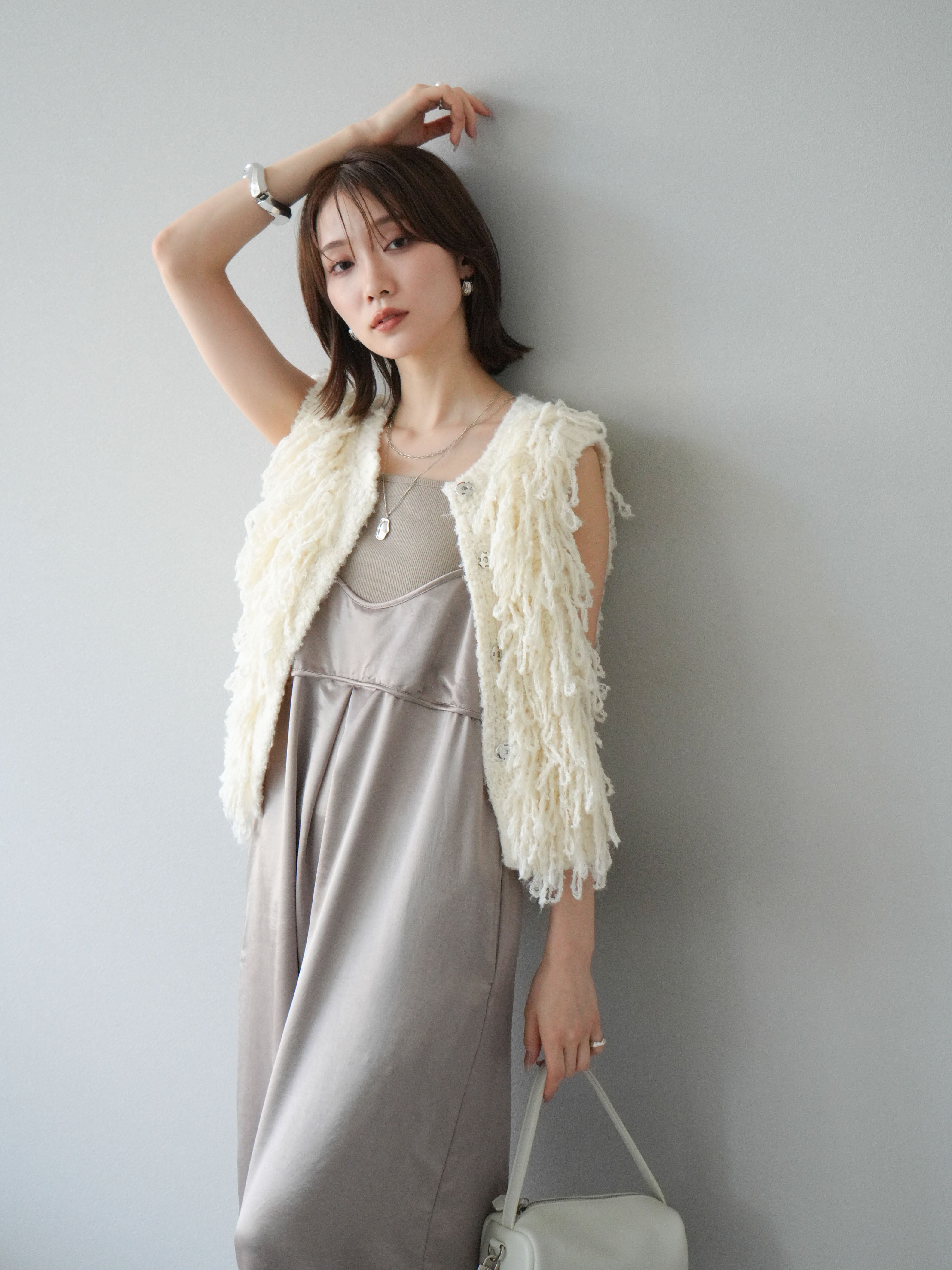 予約]フリンジループニットベスト/アイボリー– Lumier