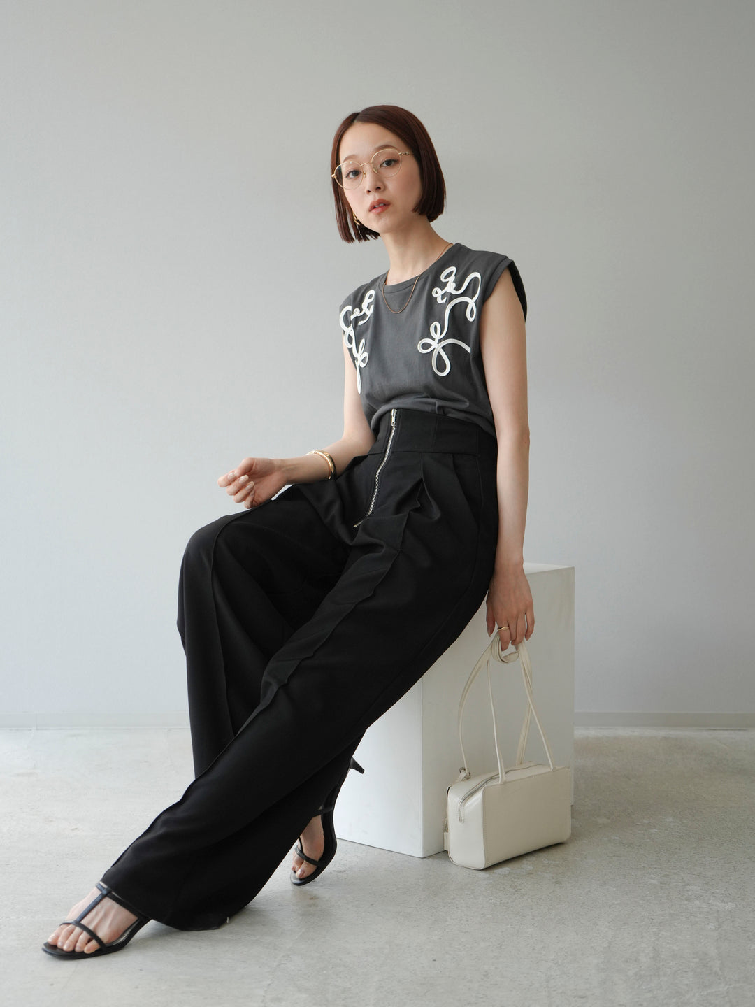 [SET]コード刺繍フレンチスリーブTシャツ+ジップタックワイドパンツ(2set)