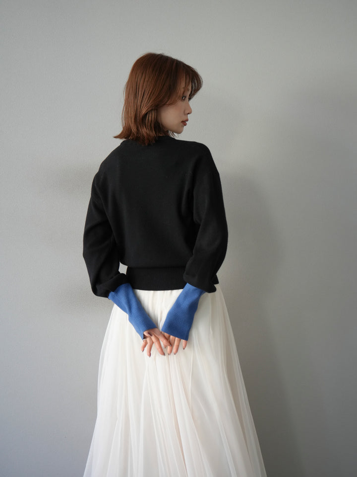 [予約]袖配色フロントスリットニットプルオーバー/ブラック