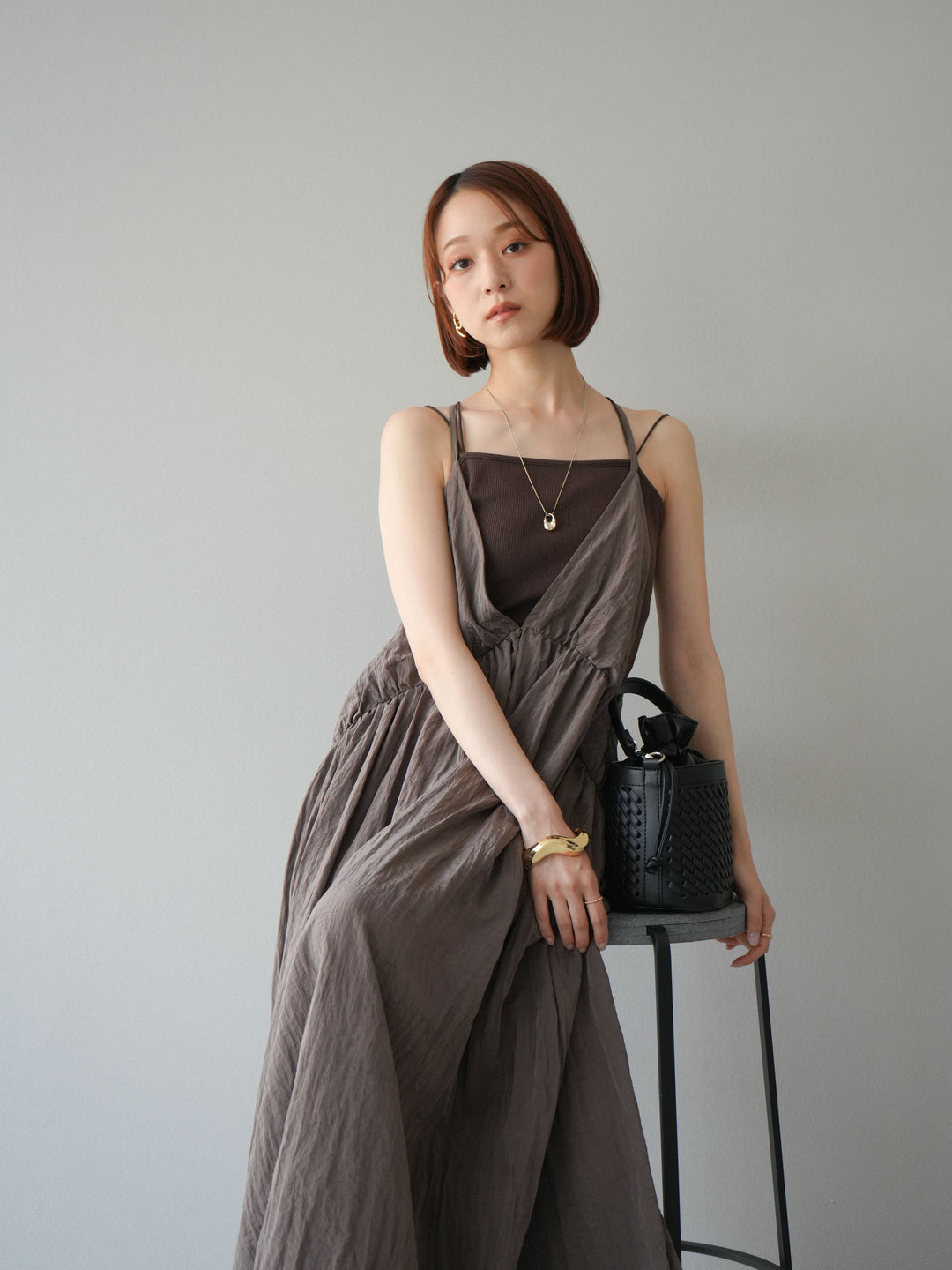 [予約]シボ加工シャイニーキャミワンピース/ブラウン