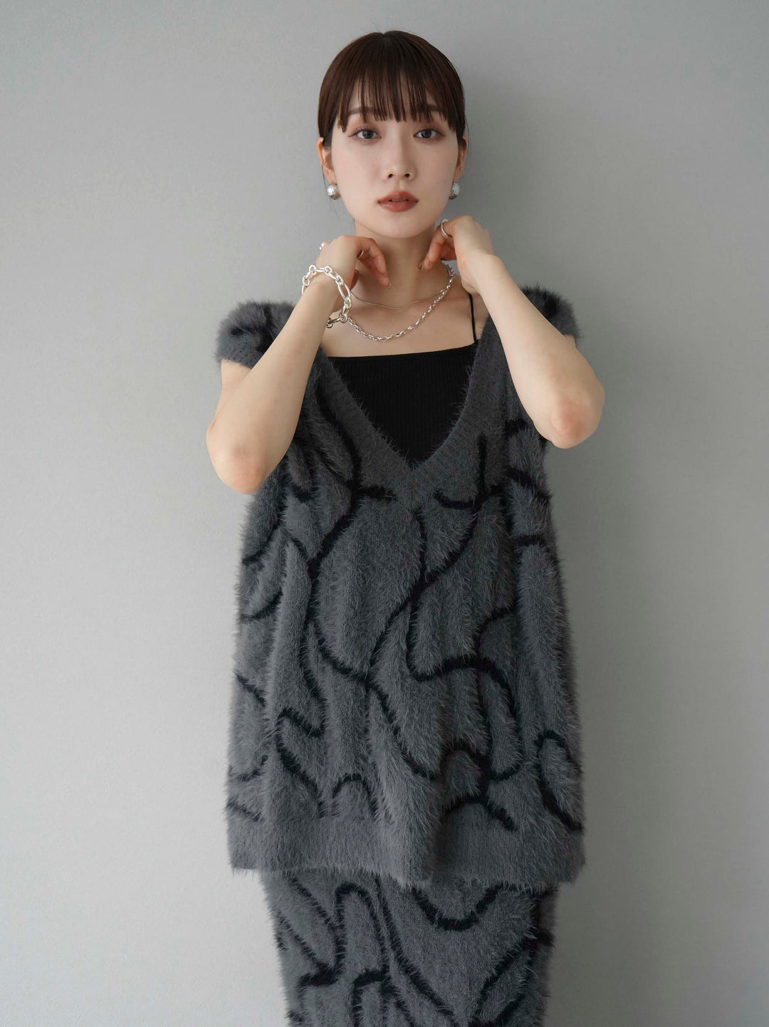 [SET] 線狀毛絨針織背心 + 線狀毛絨針織裙 (2套)