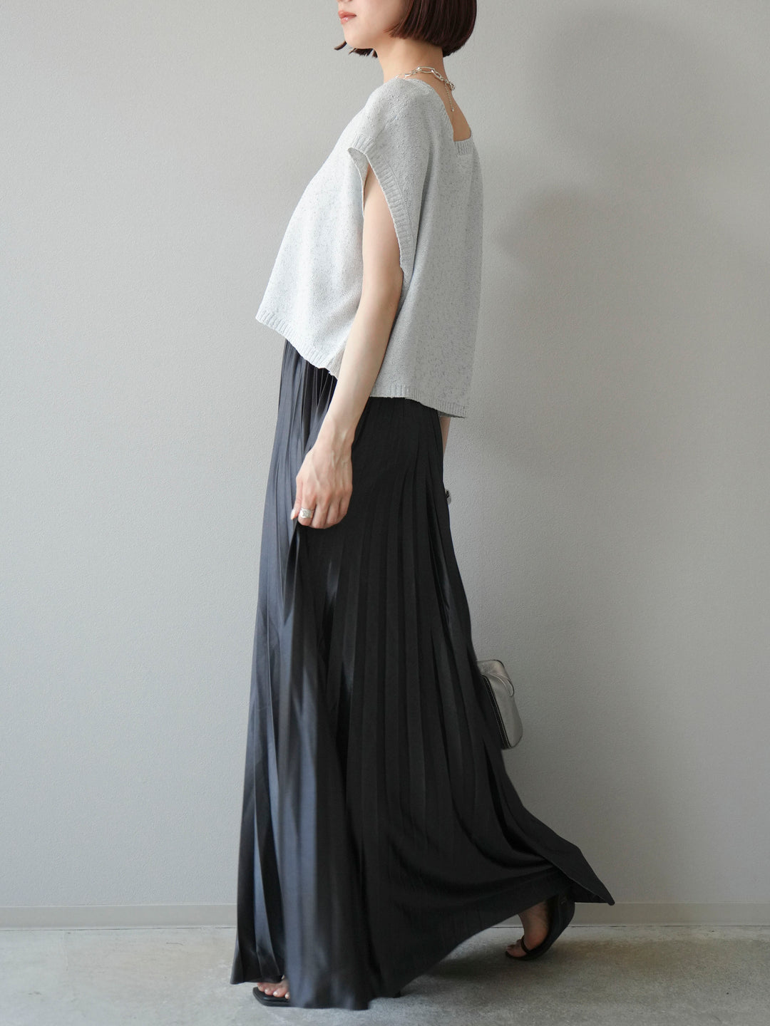 [SET]ネップヤーンクロップドニットベスト+サテンプリーツマキシスカート(2set)