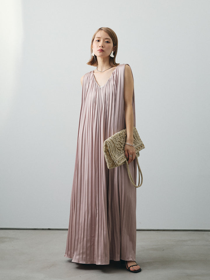 [予約]サテンプリーツVネックワンピース/ピンクベージュ