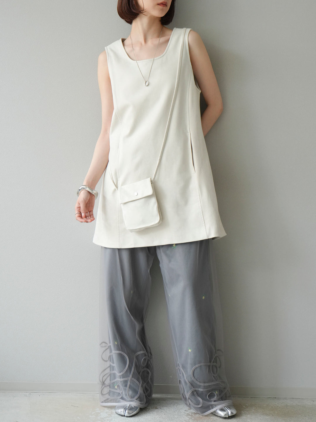 [予約]フラワー刺繍イージーパンツ/グレー