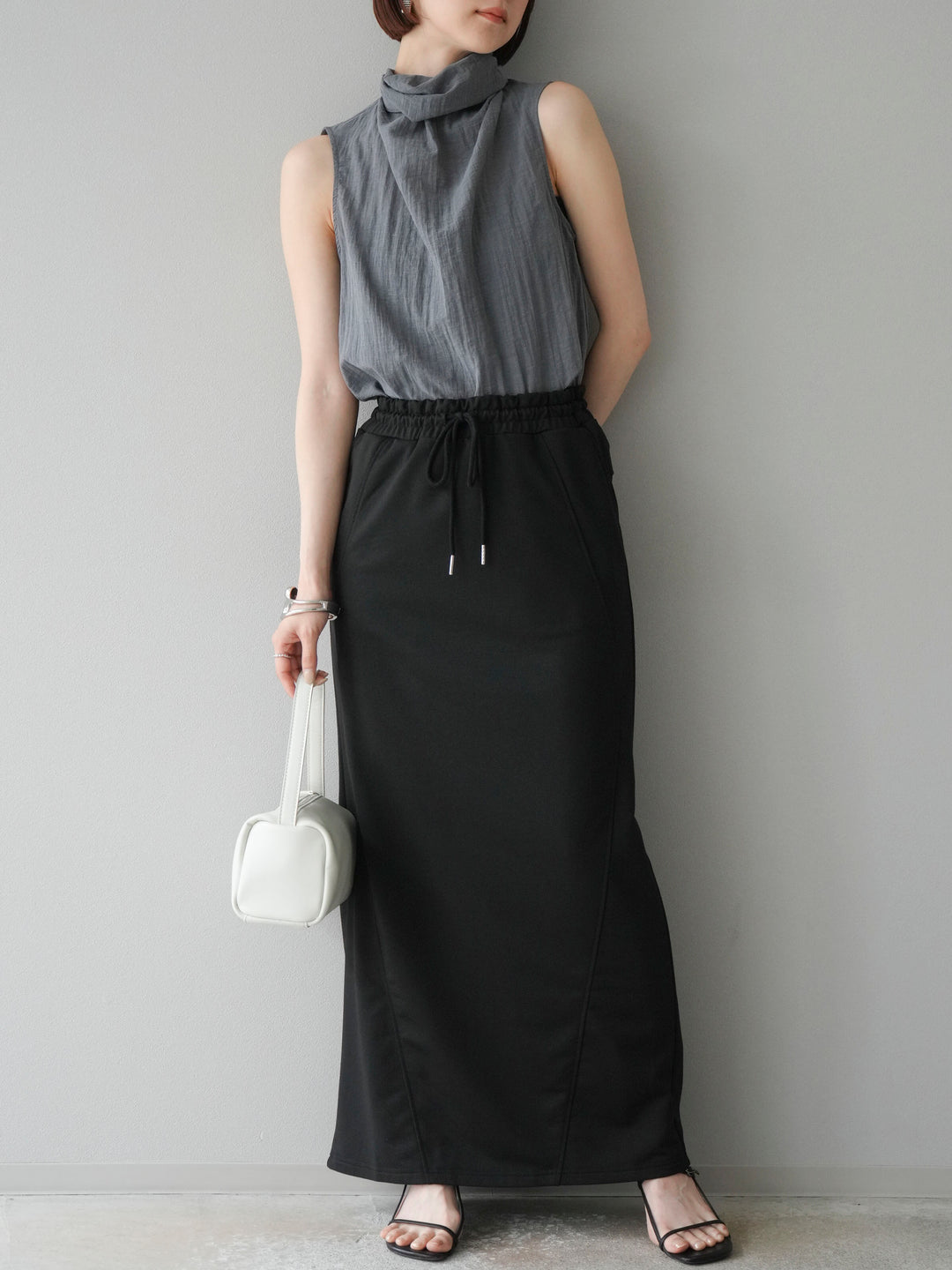 [予約]バックタイノースリーブブラウス/グレー