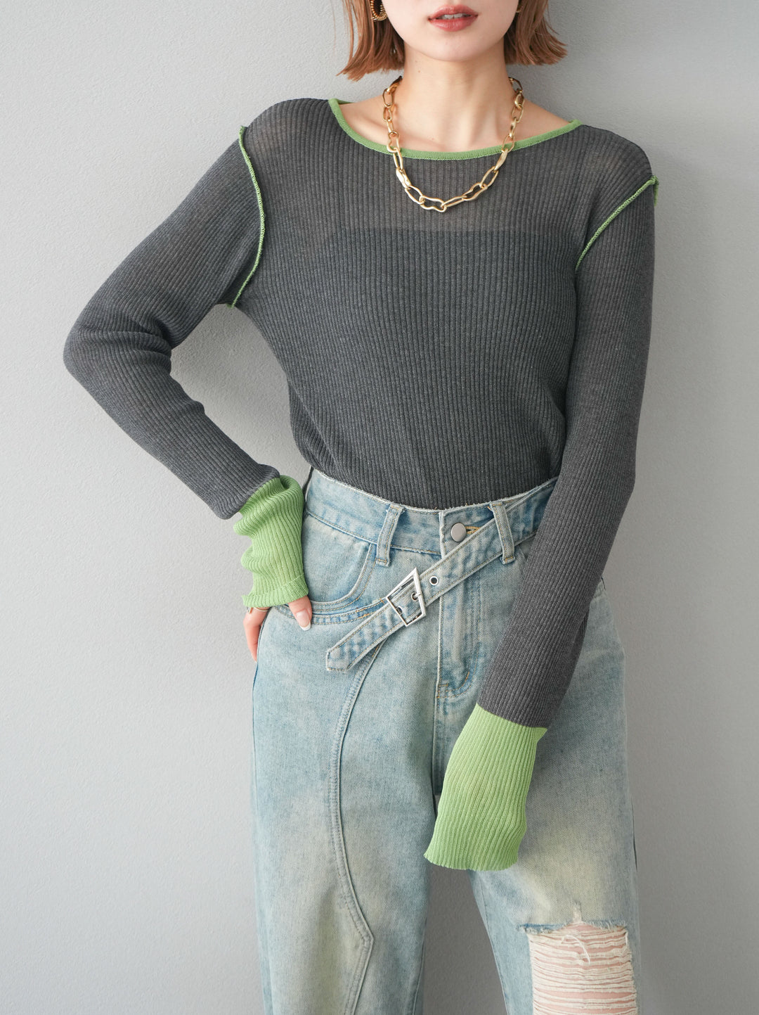 【預購】色彩協調的透明亞麻針織上衣/炭綠色