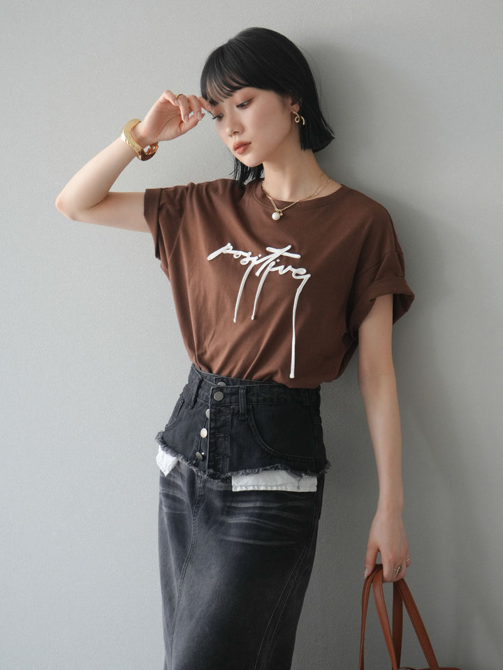 [予約]コード刺繍ロゴTシャツ/ブラウン