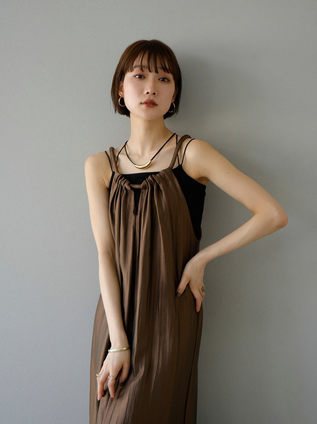 [Pre-order] Rope shoulder shiny dress/brown