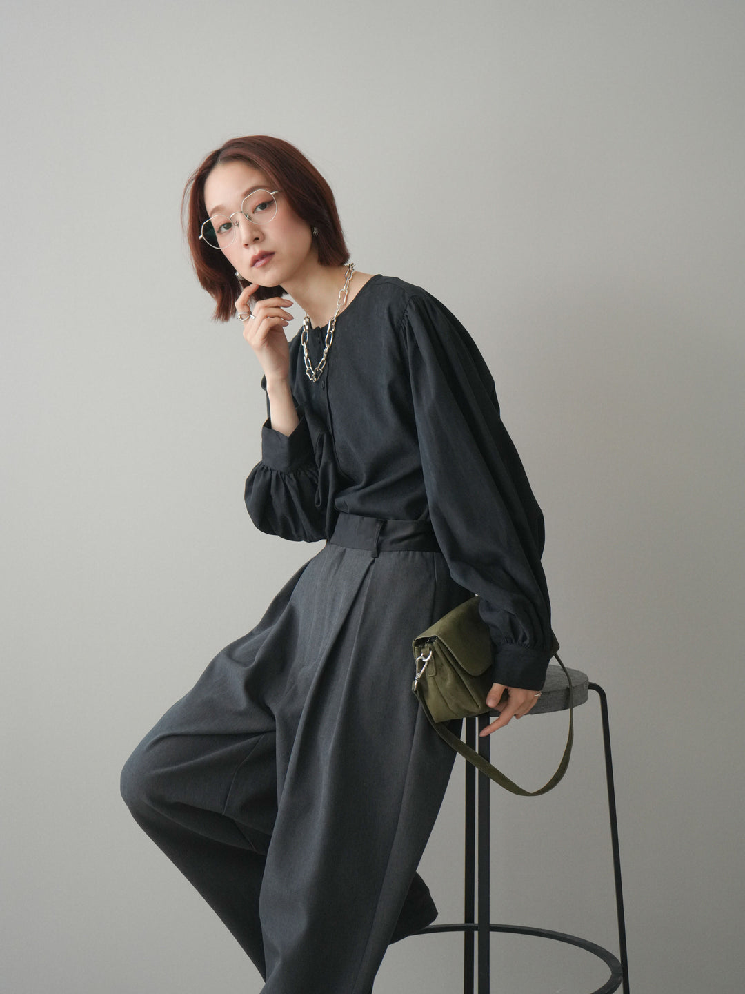 [予約]2WAYピーチスキンボリュームスリーブブラウス/black