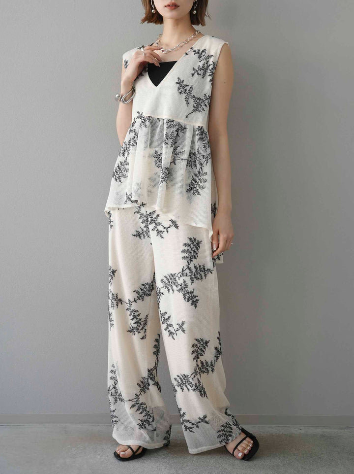 [予約]リーフ柄メッシュVネックフレアトップス/アイボリー