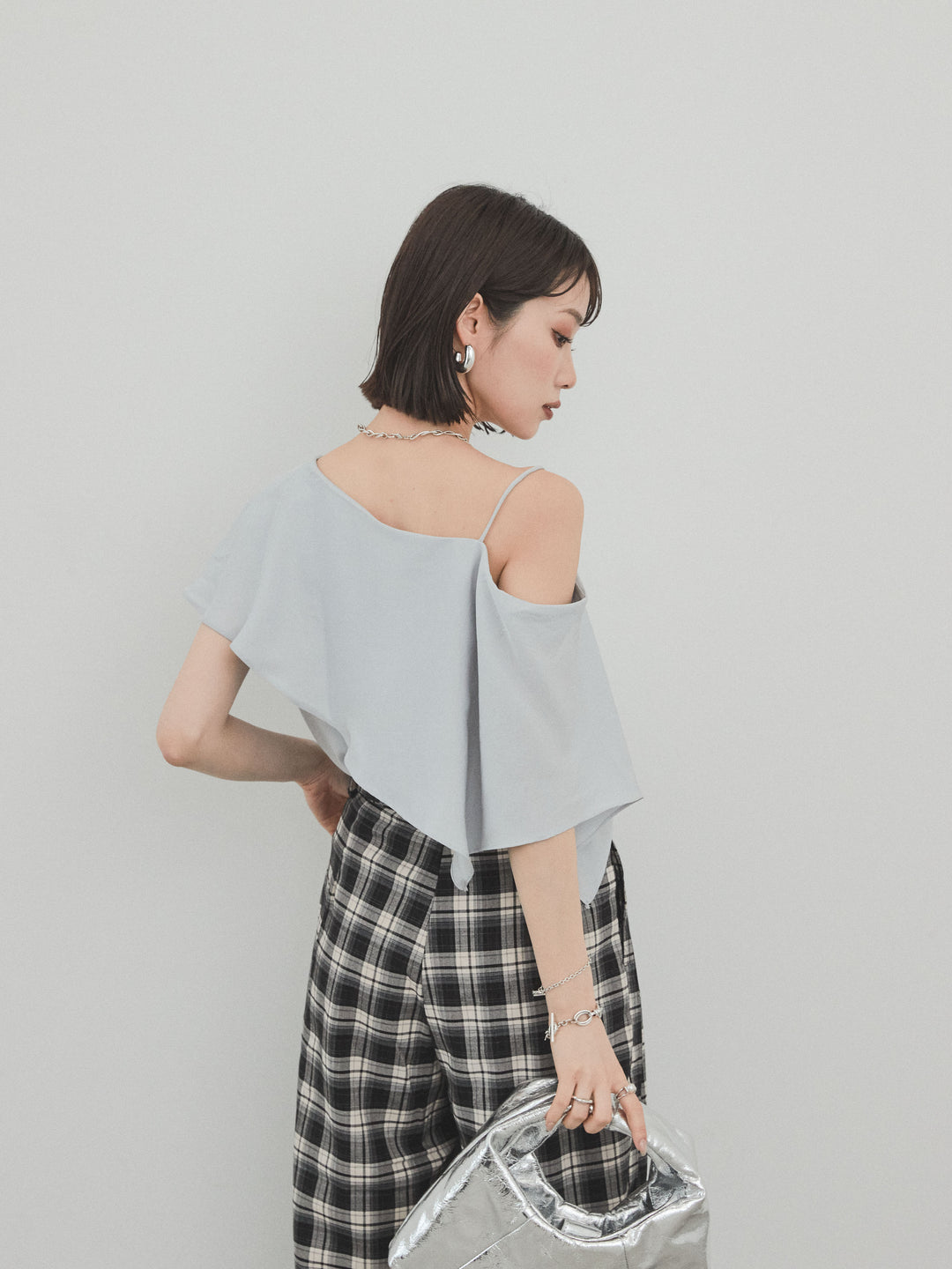 【預購】單肩荷葉上衣/灰色