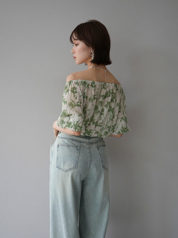 [Pre-order] Washer Flower Pattern Off-Shoulder Blouse/Green