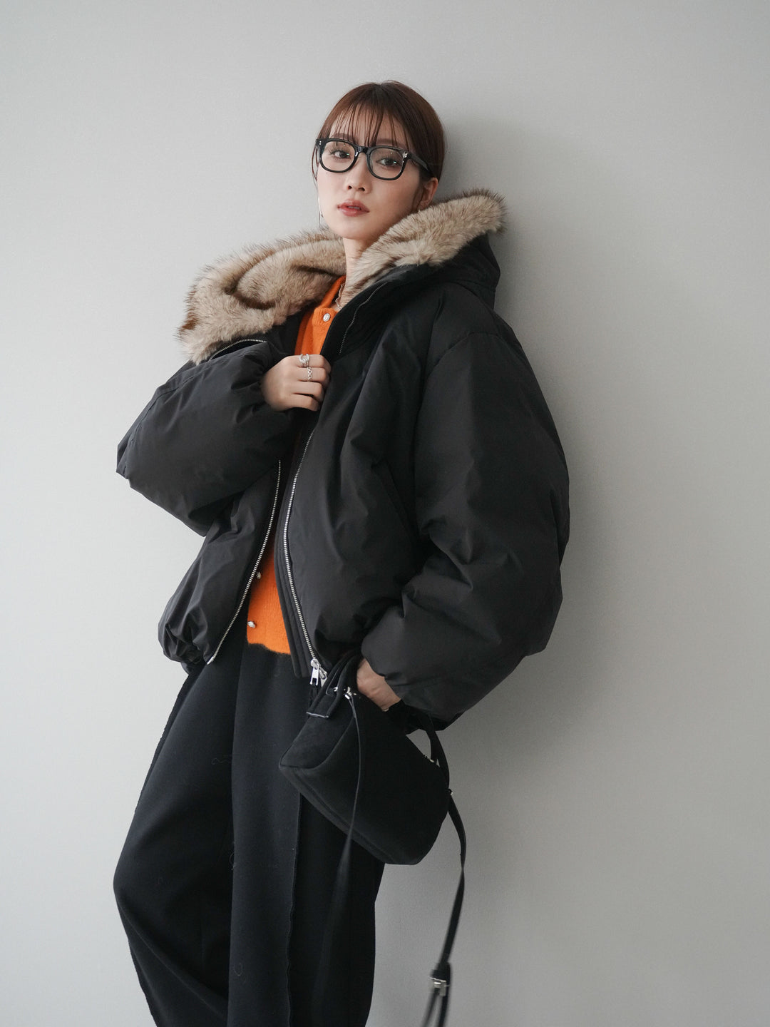 [予約]フードファーショートダウンコート/black