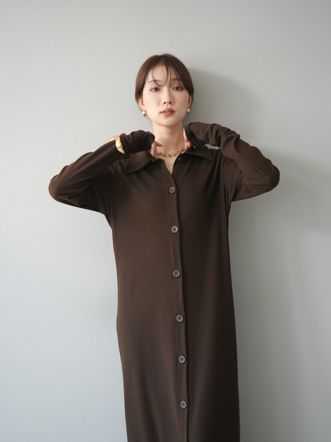 [予約]襟付きカットリブボタンワンピース/ブラウン