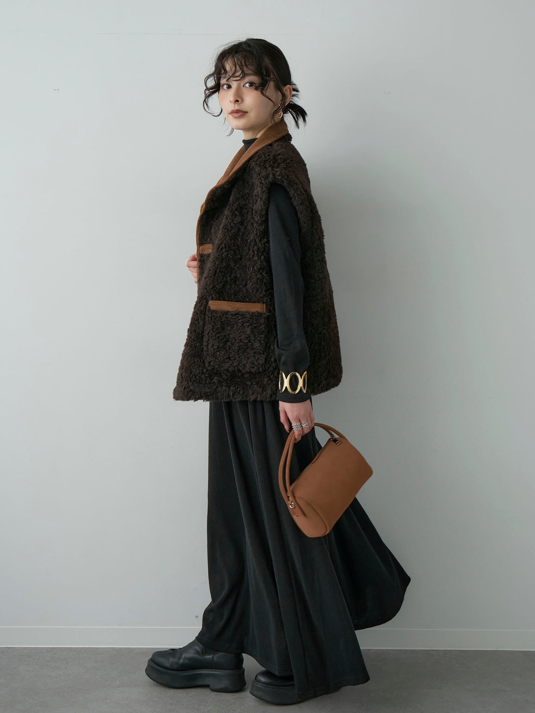 [予約]モックネックドレープニットソーワンピース/black