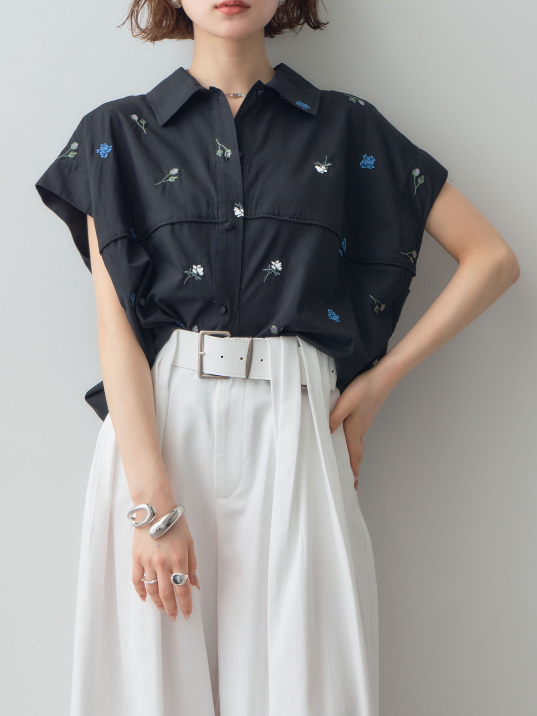 【套裝】花卉刺繡燈籠無袖襯衫+腰帶設計環扣闊腿褲（兩件套）