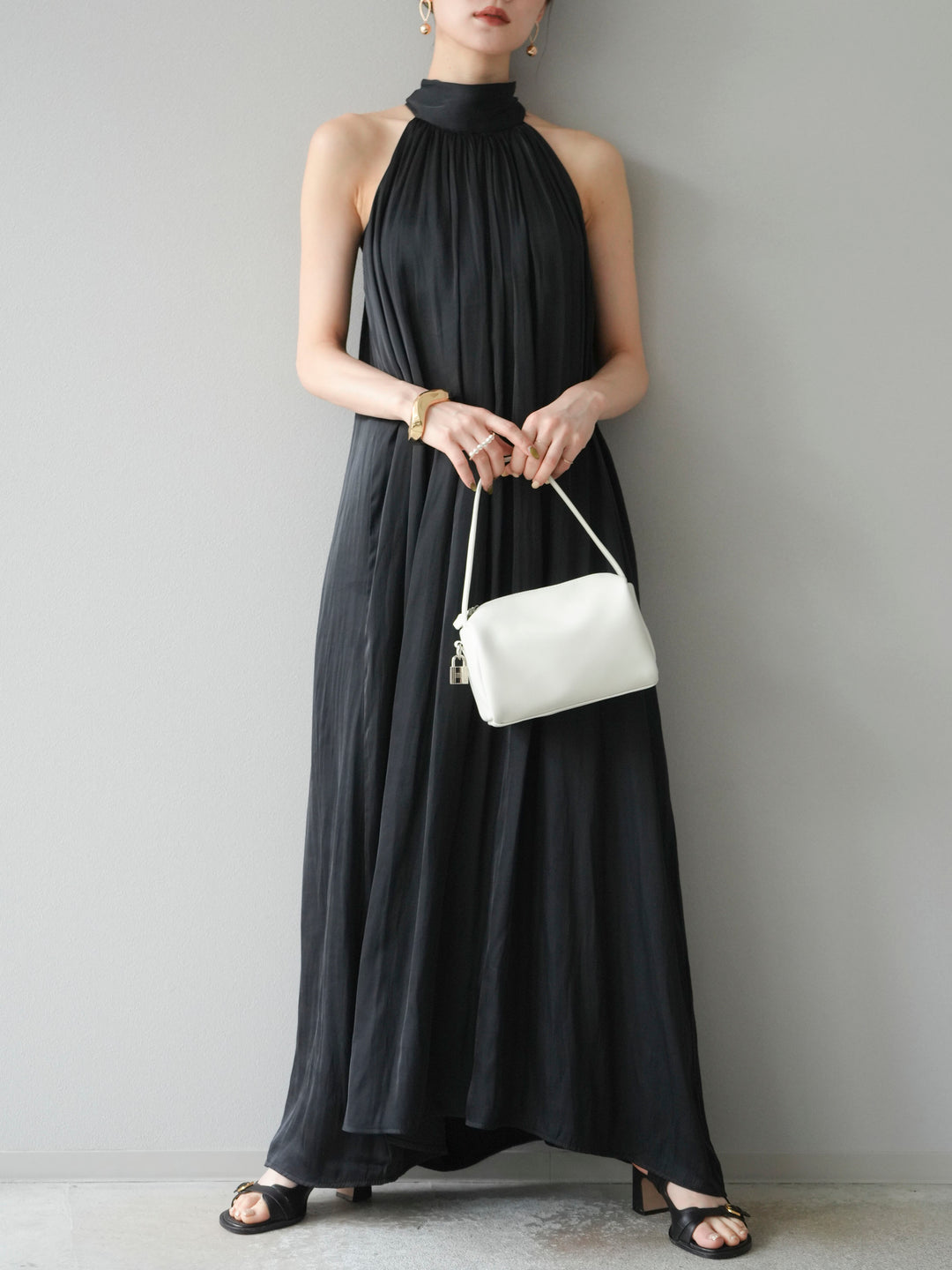 [予約]シャイニーホルターワンピース/ブラック