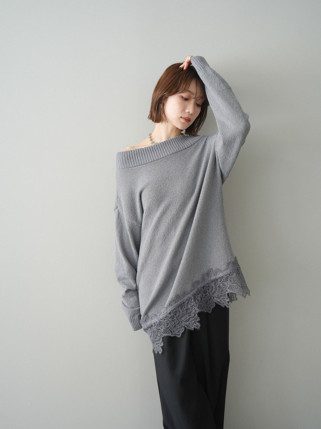 [SET]アシンメトリーレースヘムニットプルオーバー+選べるアクセセット(2set)