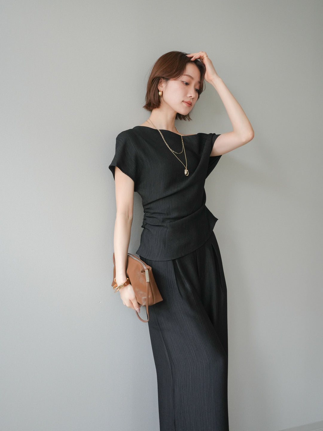 [予約]クレープアシンメトリーギャザートップス/black
