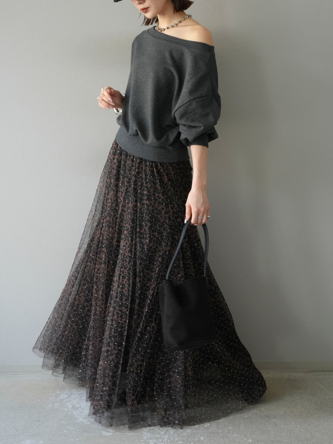 [予約]オフショルスウェットプルオーバー/チャコール