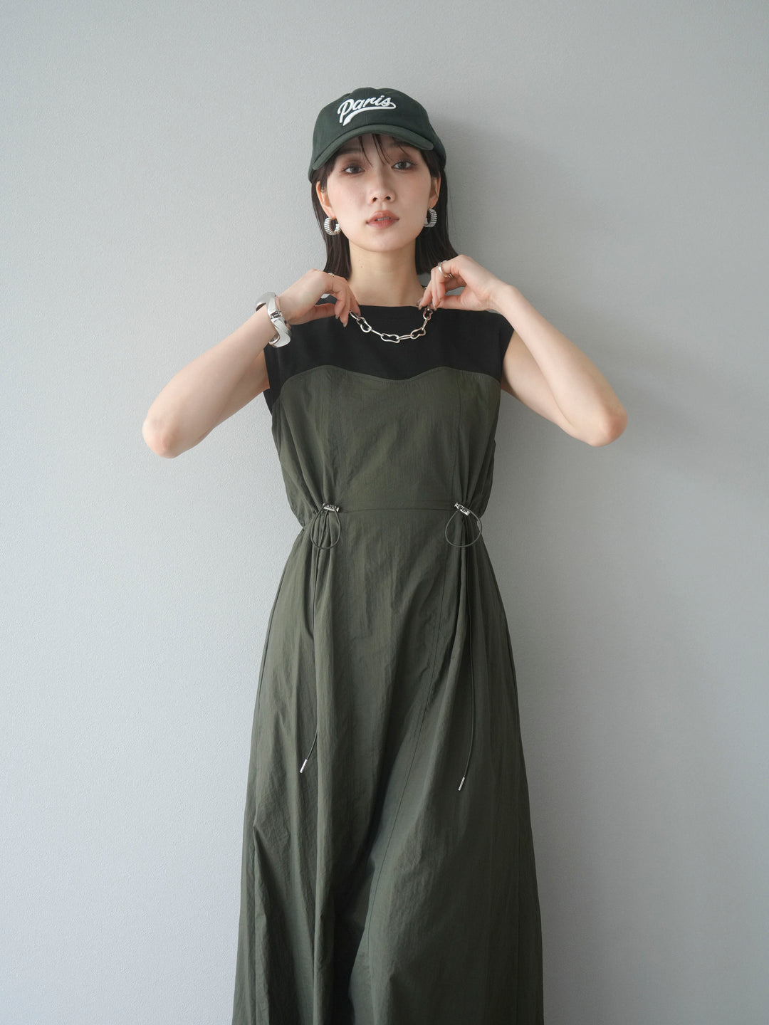 [SET] 剪裁對接尼龍洋裝 + 可選飾品套裝 (2 套)