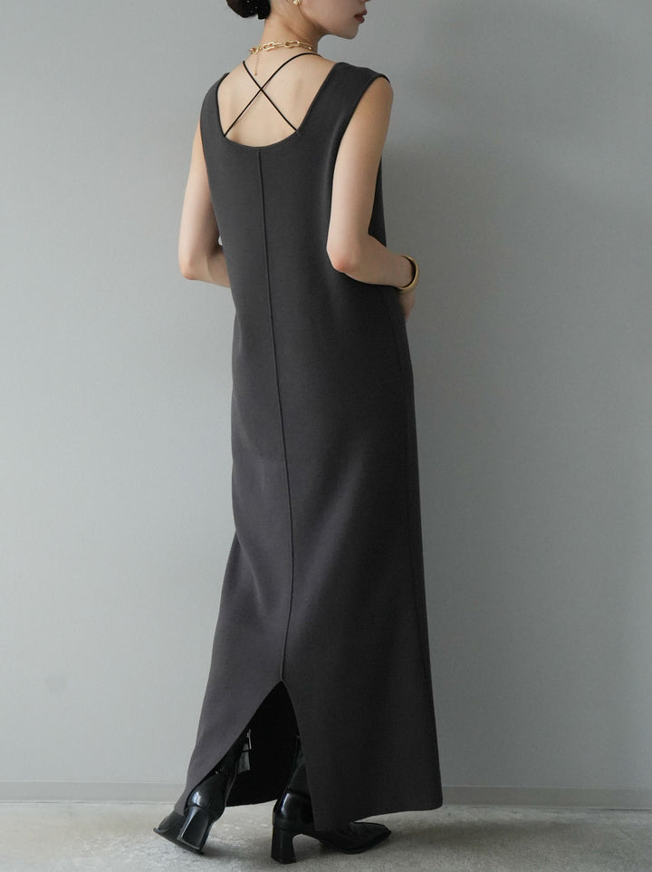 [預訂] 方領針織洋裝/炭灰