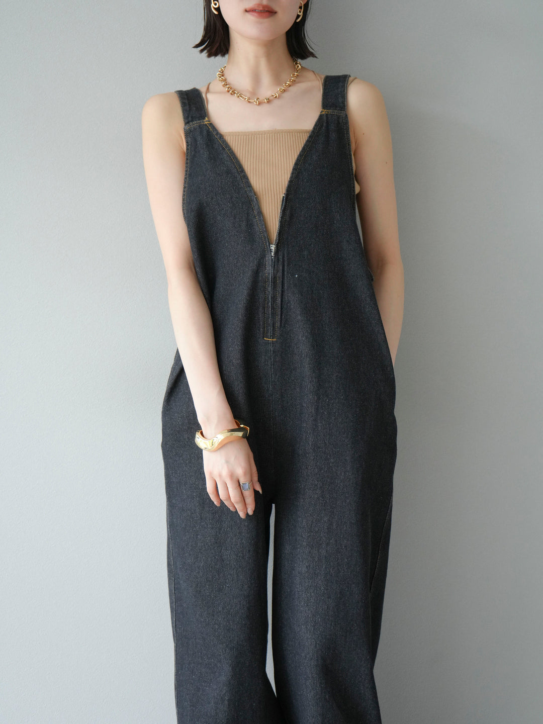[予約]フロントZIP Vネックデニムサロペット/ブラック