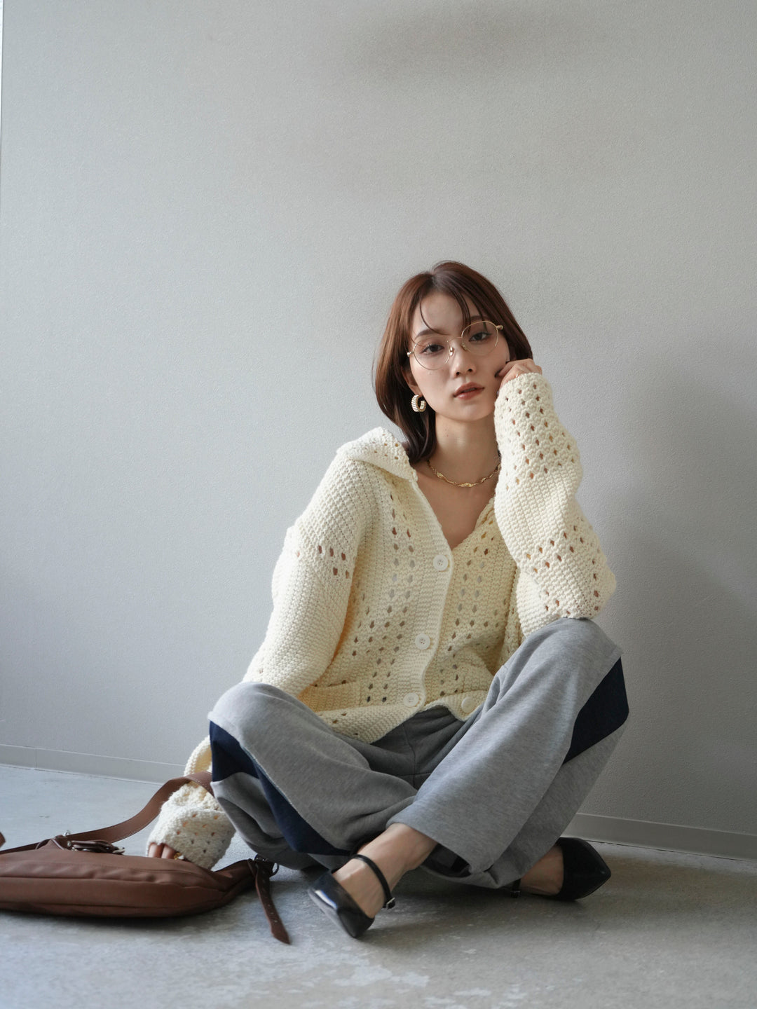 [予約]丸襟透かし編みニットカーディガン/オフ