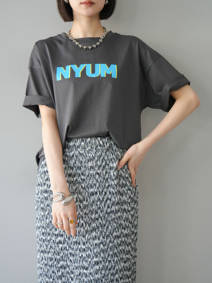 [預訂]“NYUM”標誌印花乾爽觸感棉質T卹/炭灰色
