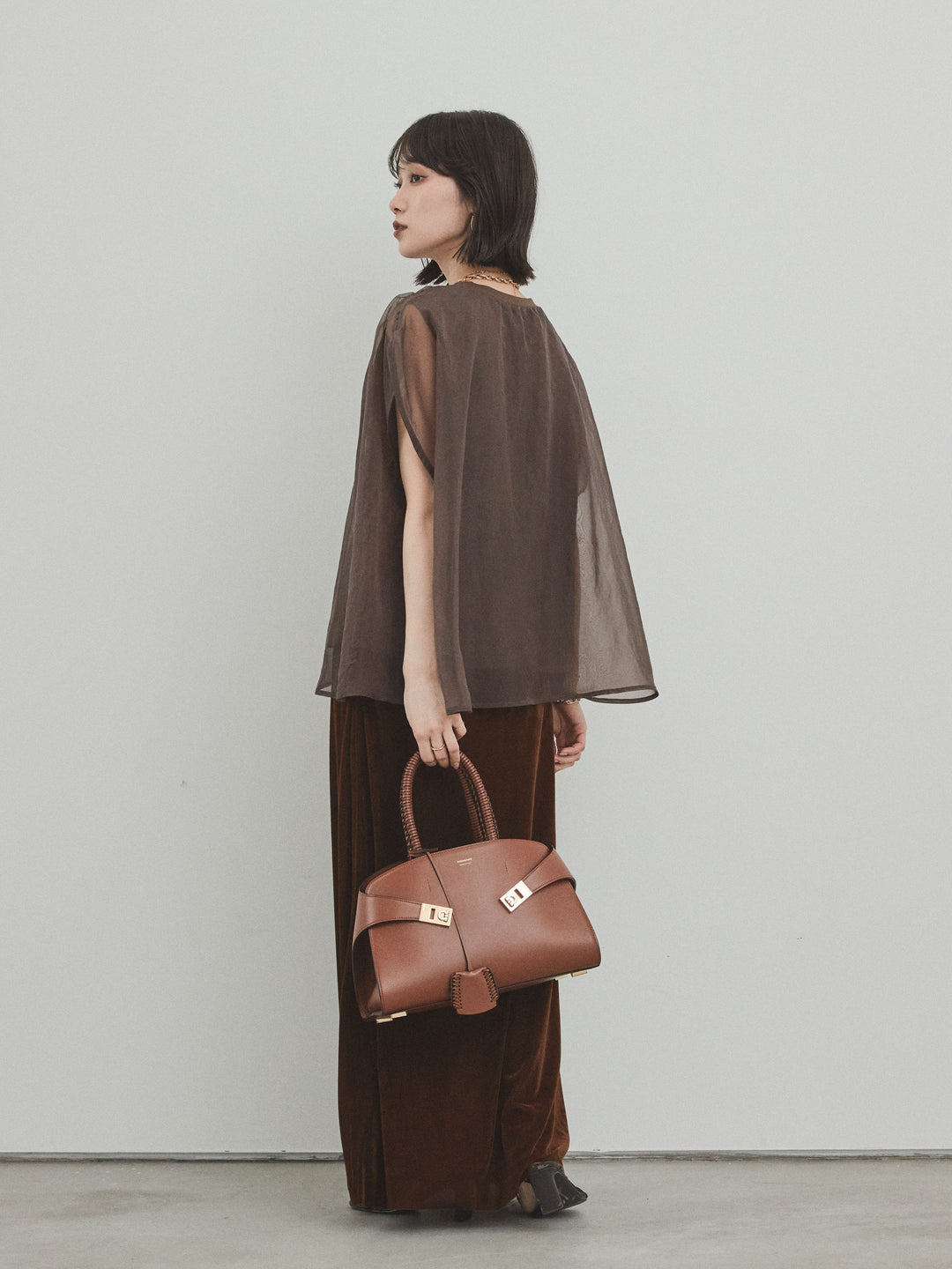 [SET] 緊湊光滑透視層疊上衣 + 天鵝絨低腰裙 (2set)